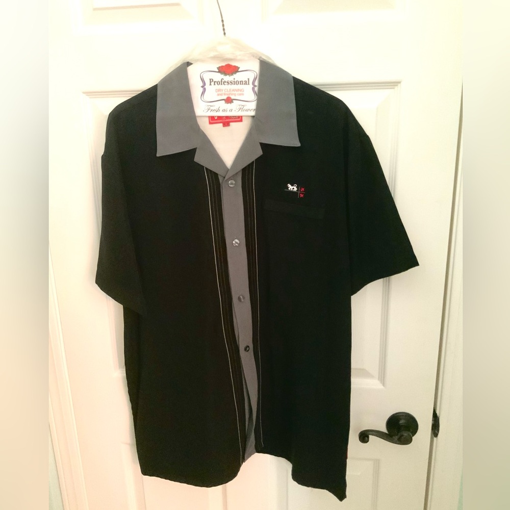 Men's Black and Gray Button-Up Shirt